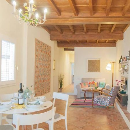 Cozy Macci Flat 4 People Near Santa Croce Square Apartman Firenze Kültér fotó