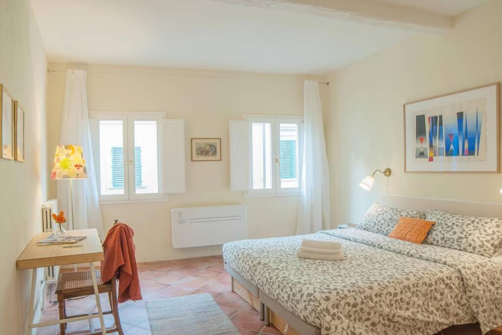 Cozy Macci Flat 4 People Near Santa Croce Square Apartman Firenze Kültér fotó